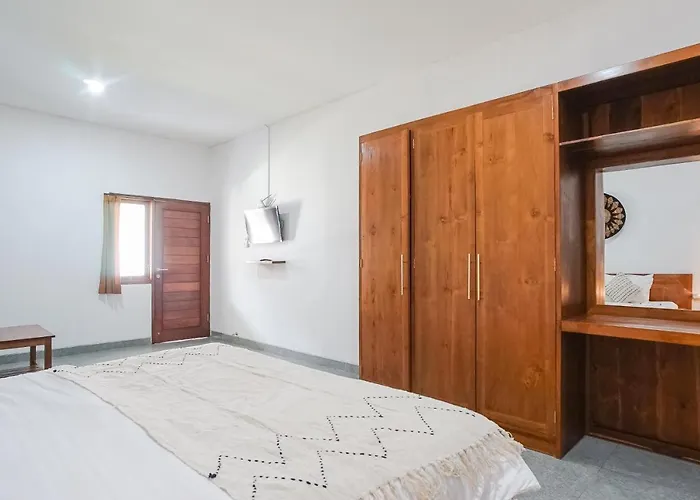 Отель Maisaba Coliving Cempaka